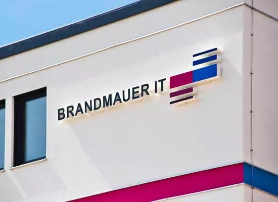 Brandmauer Büro