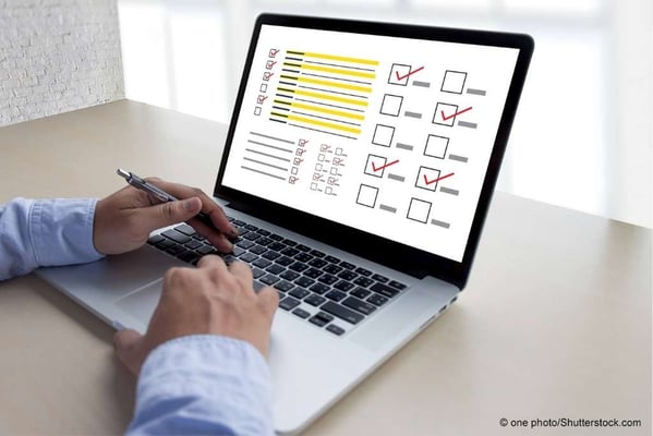Webseitenbetrieb-im-Mittelstand_2356x1573px_mit-copyright_komprimiert