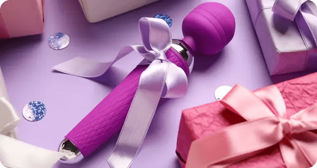 Ein als Geschenk verpackter Vibrator