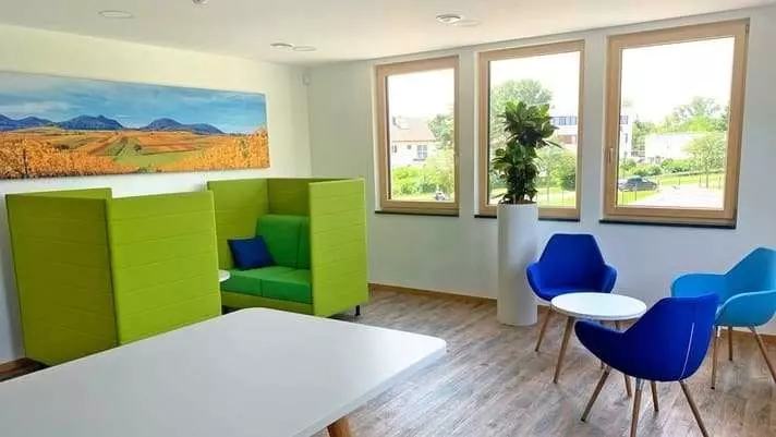 BRANDMAUER_Office_13_1100x620px_IMG_5421_210804-min