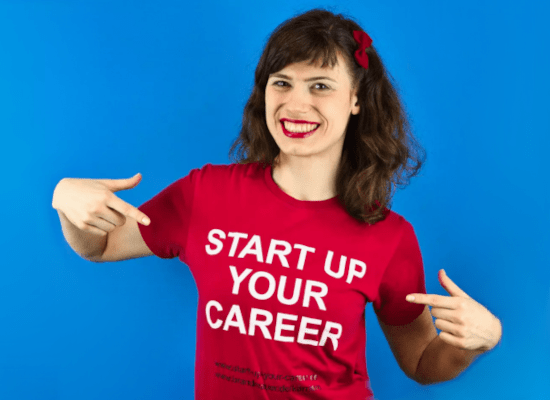 Julie_Karriere_Startseite-min